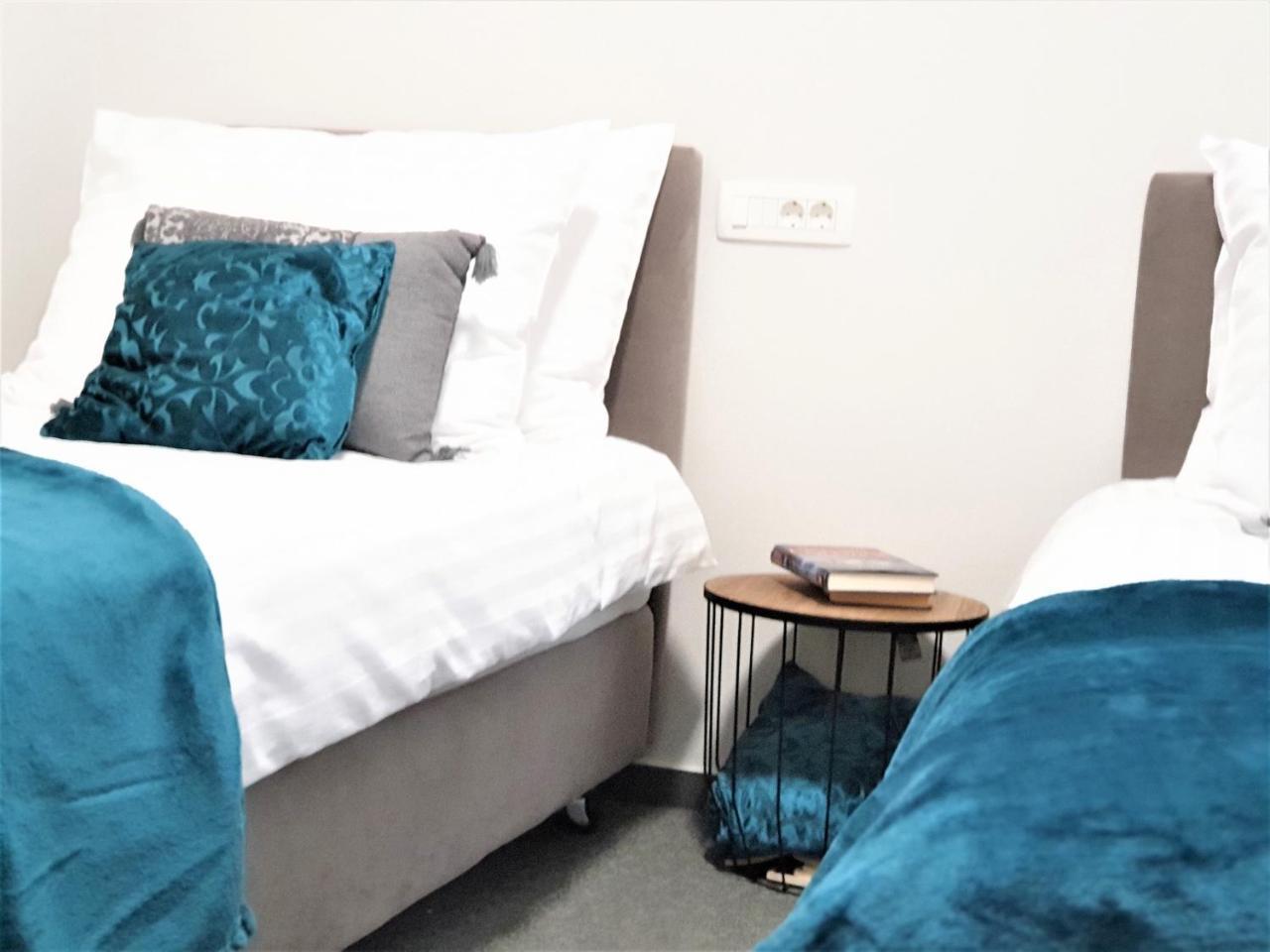 Smart Hostel สลาวอนสกีบรอด ภายนอก รูปภาพ